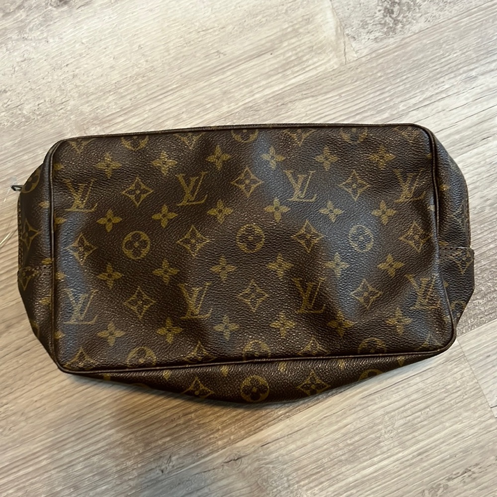 Vintage Louis Vuitton Trousse 28